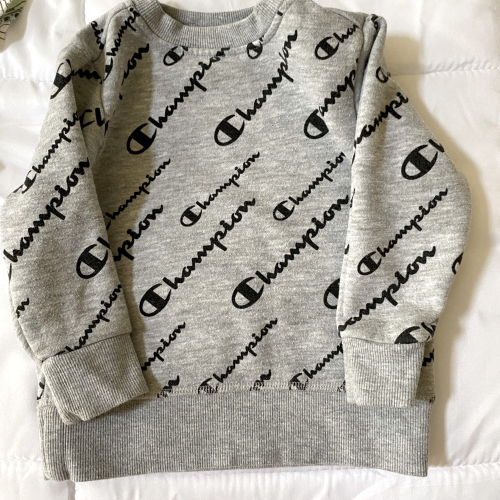 Champion sweatshirt size 18 months. Excellent condition